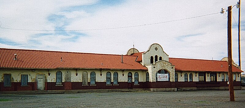 File:Tucumcari NM Train Station.jpg