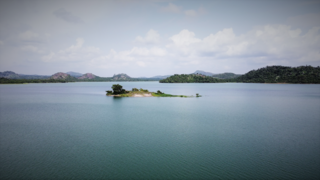 Le lac de barrage Usuma près d'Abuja. Juin 2022.