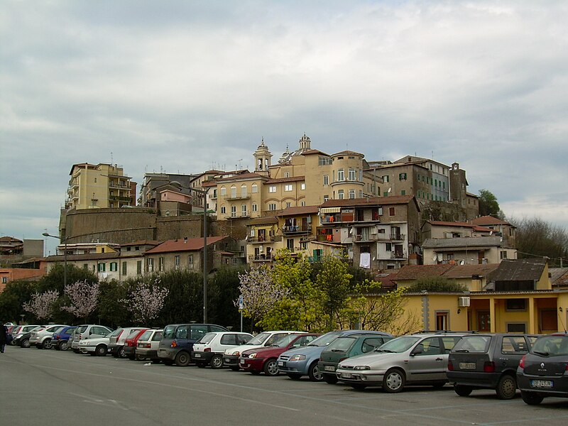 File:Valmontone Centro.JPG