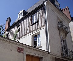 Place François-Sicard, 9 rue de la Barre, logis noble XVe et XIXe s.