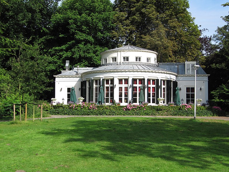 File:Voorburg - Gebouw in Park Vreugd en Rust.jpg