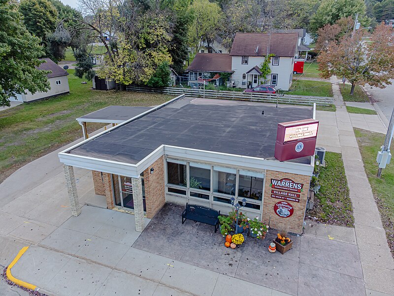 File:Warrens village hall.jpg