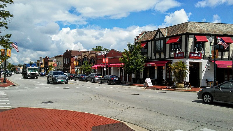 File:Waukegan Avenue.jpg