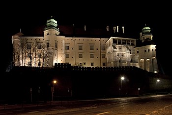 Замак Кролевски на Вавелу у Кракову ноћу
