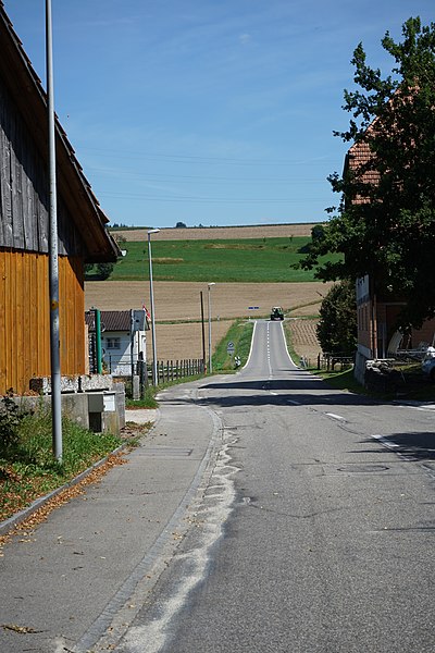 File:Winistorf Hauptstrasse.jpg