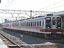2番線に停車中の野岩鉄道6050系100番台（2008年10月）