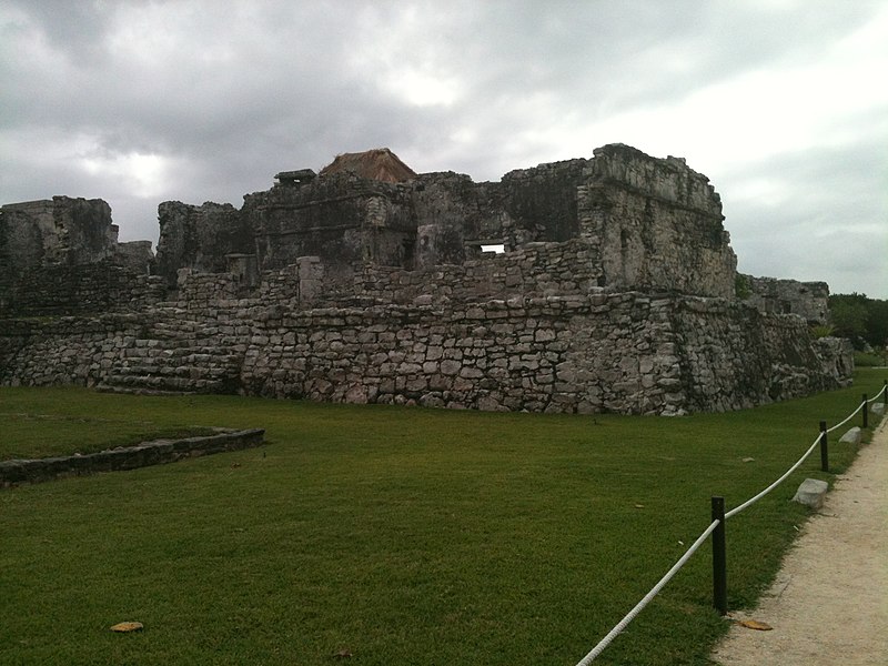 File:Zona Arqueológica de Tulum 2.JPG