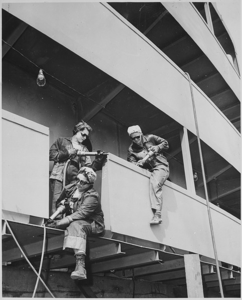 File:"Chippers." Women war workers of Marinship Corp, 1942 - NARA - 522889.tif