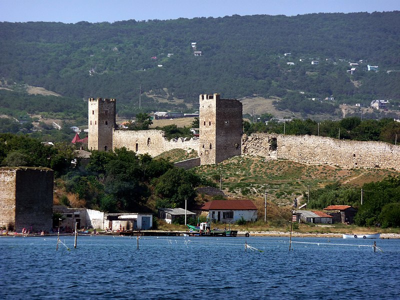 File:Генуєзская крепость XIV ст., вид с Феодосийской бухты (3).JPG