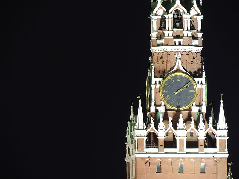 Moscow clock. Спасская башня Кремля куранты. Куранты на Спасской башне Московского Кремля 12 часов. Куранты Казань. Куранты на Спасской башне Московского Кремля новый год.