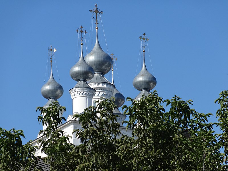 File:Купола Собора Воскресения Христова Свято-Воскресенский женский монастырь Муром 2.JPG