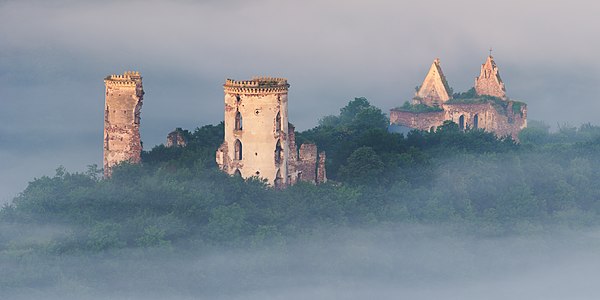 Українська: Червоногородський замок. Нирків. Друге місце українського етапу 2022 року. Найкраще фото Тернопільської області. Фото: © Сергій Рижков, вільна ліцензія CC BY-SA 4.0 English: Chervonohrod Castle. Nyrkiv. 2nd place in Wiki Loves Monuments Ukraine 2022. Best picture of Ternopil Oblast. Photo: © Serhii Ryzhkov, free license CC BY-SA 4.0