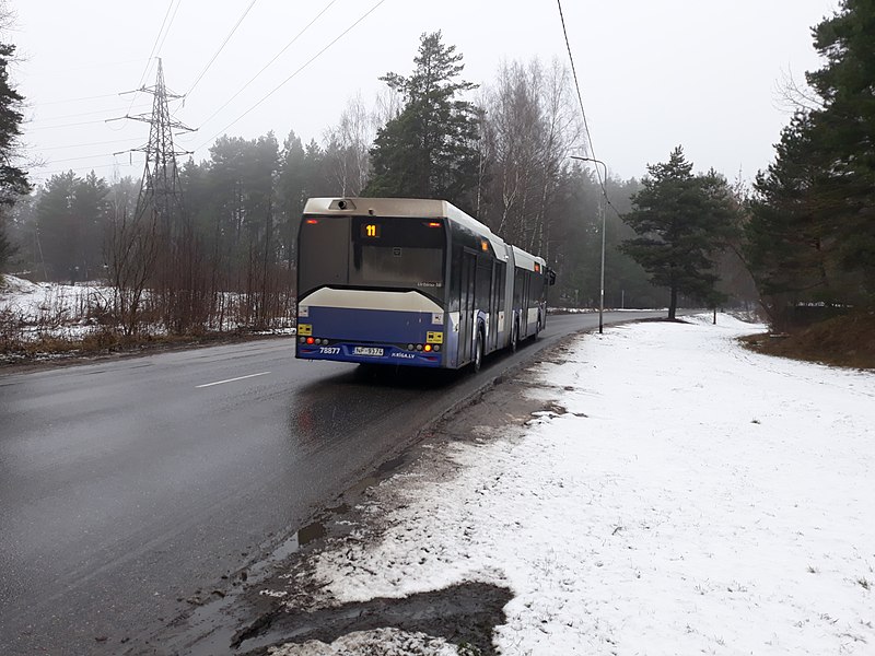 File:11. autobuss uz Jaunciema gatves.jpg