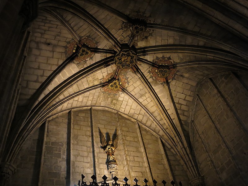 File:117 Catedral de Barcelona, claus de volta del creuer sud.jpg