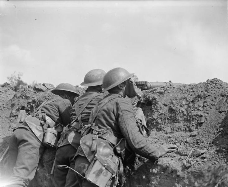 File:12th Royal Scots Lewis gunners in gas masks (detail) 25-06-1918.jpg