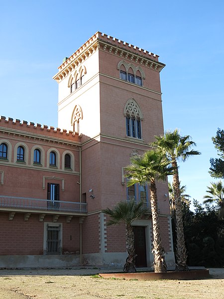 File:167 Palau de Marianao (Sant Boi de Llobregat), torre, façana est.jpg