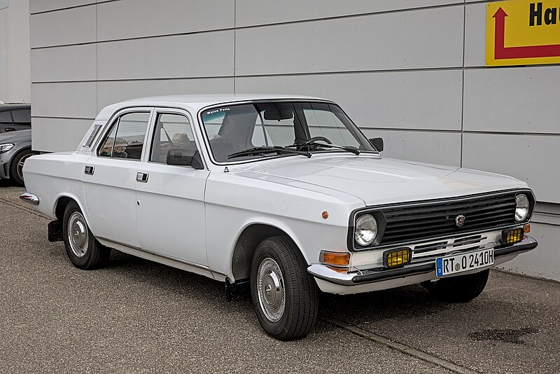 File:1979 GAZ-24 Volga 1X7A2560.jpg