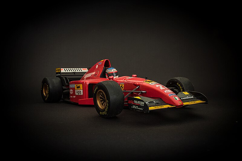 File:1 18 scale Ferrari 412T2 (14338157180).jpg