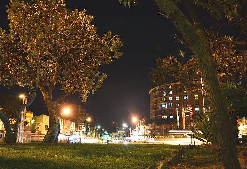 File:1 Anzac Parade Kingsford.jpg