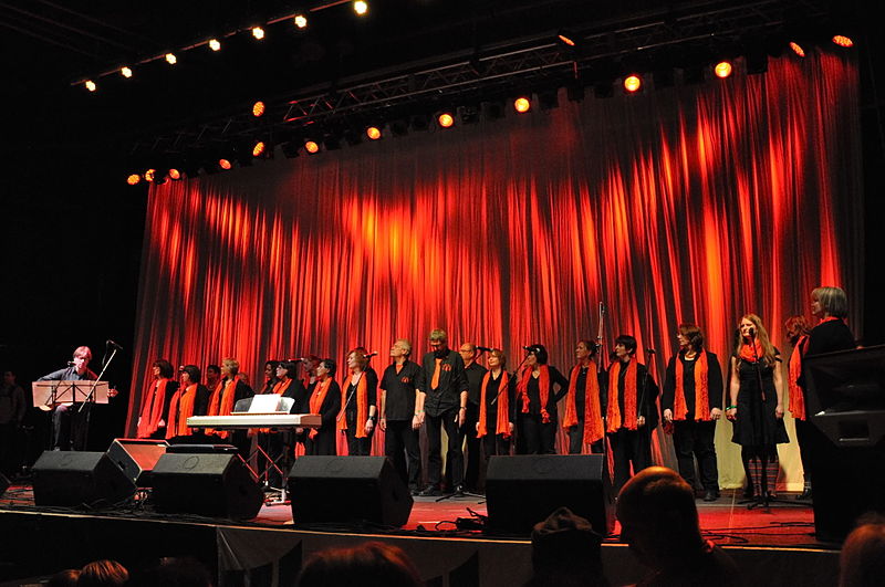 File:2014-02-01 Joyful Voices (Wuppertal hilft 2014) 002.JPG