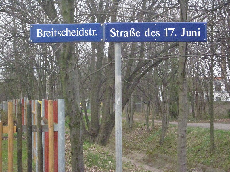 File:2014-03-22 Dresden Dobritz Leuben Niedersedlitz Gemarkungsgrenze Breitscheidstraße Straße des 17. Juni.jpg