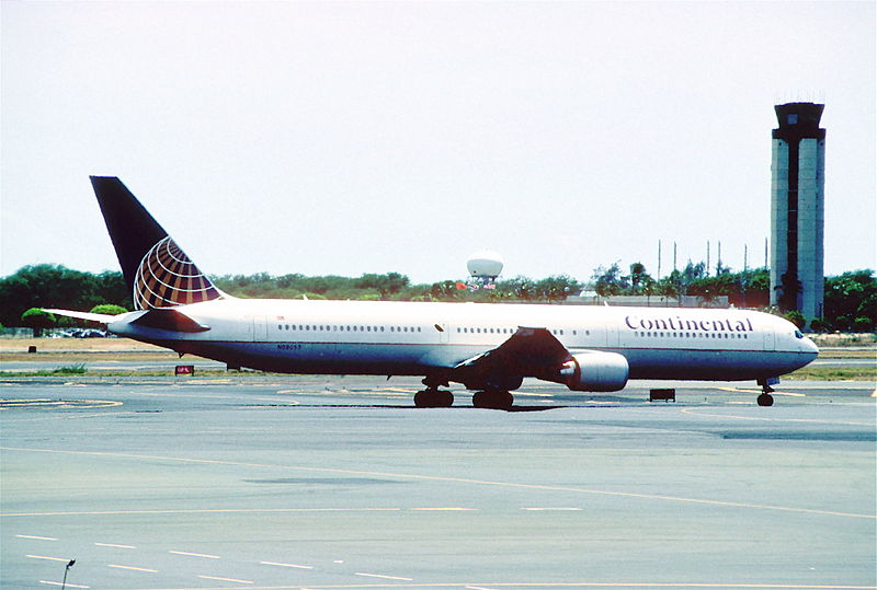 File:373aw - Continental Airlines Boeing 767-424ER, N59053@HNL,30.08.2005 - Flickr - Aero Icarus.jpg