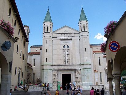 How to get to Basilica Di Santa Rita Da Cascia with public transit - About the place