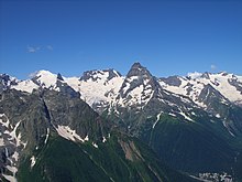Вид на Главный Кавказский хребет с горы Мусса-Ачитара (Домбай)