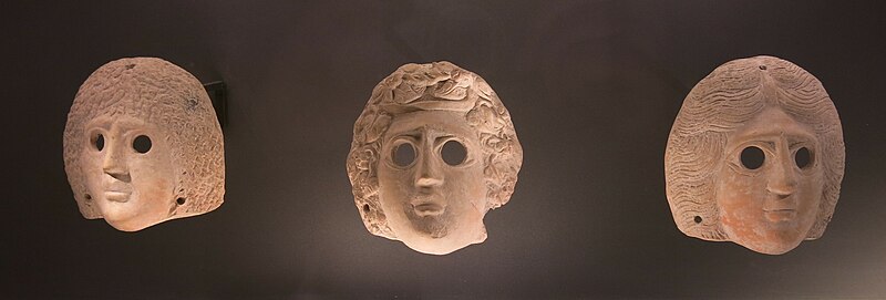 File:3 masques funéraires (Louvre, AO 1958, AO 1957, AO 1956).jpg