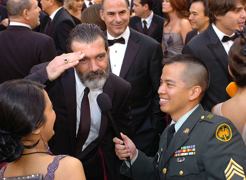 File:82nd Academy Awards, Antonio Banderas - army mil-66461-2010-03-09-180312.jpg
