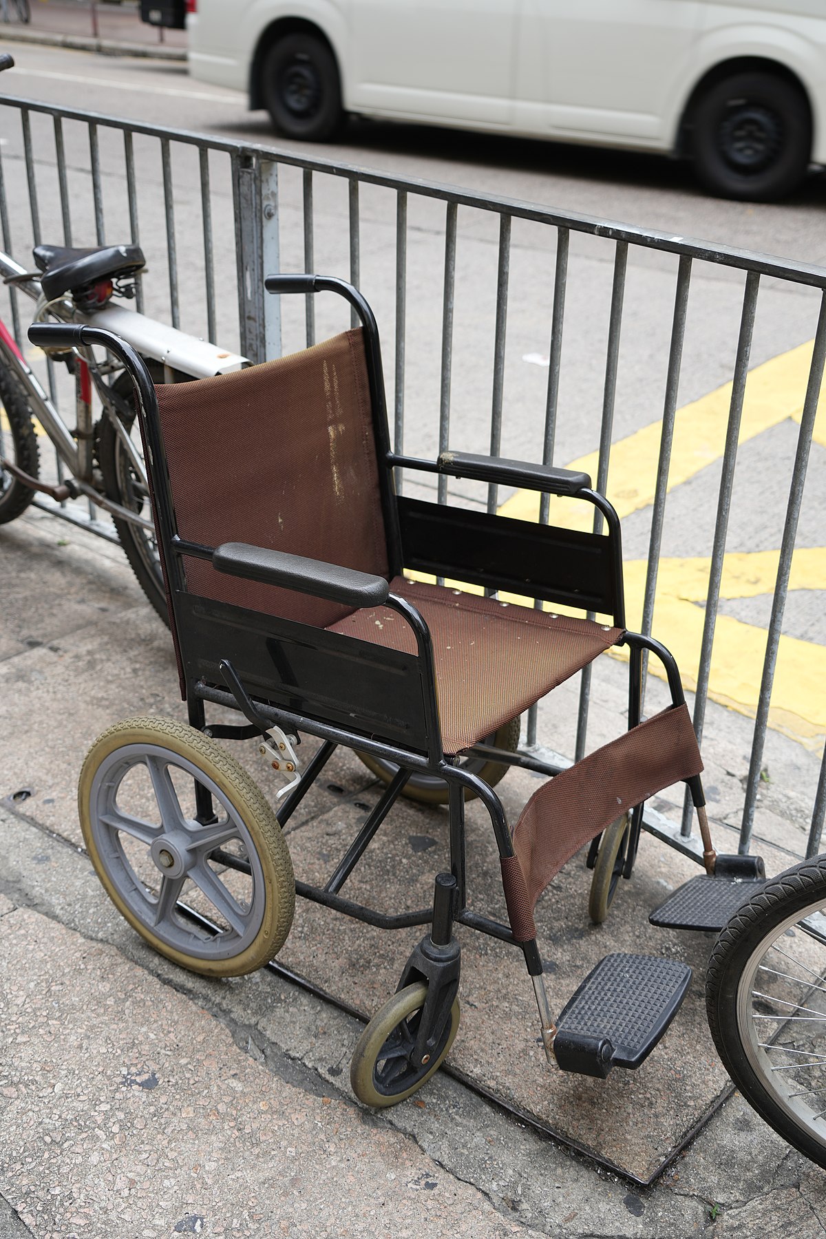 Active wheelchair with LIFT solid adjustable seat height