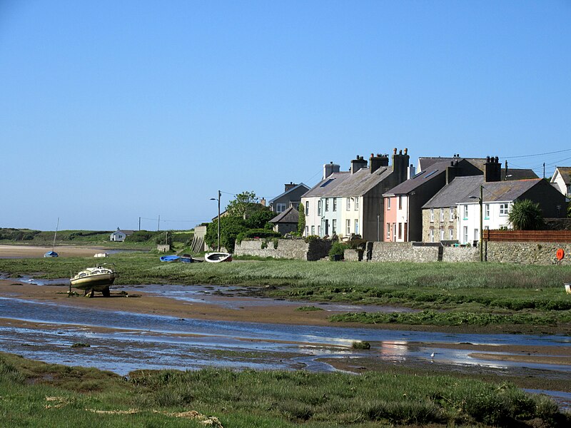 File:Afon Ffraw at Aberffraw - geograph.org.uk - 4980303.jpg