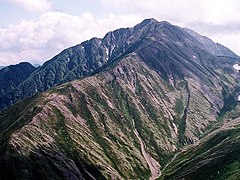 荒川岳から望む赤石岳