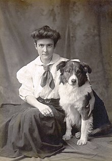 Alice Morgan Wright with dog.