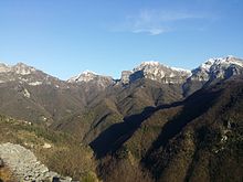 Alpi Apuane viste da Retignano.jpg