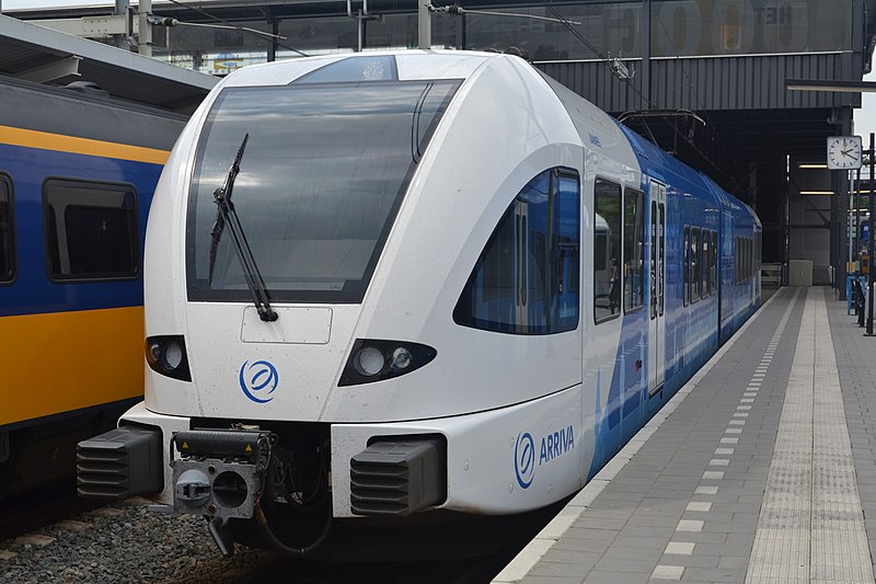 File:Arriva 413, Zwolle.jpg