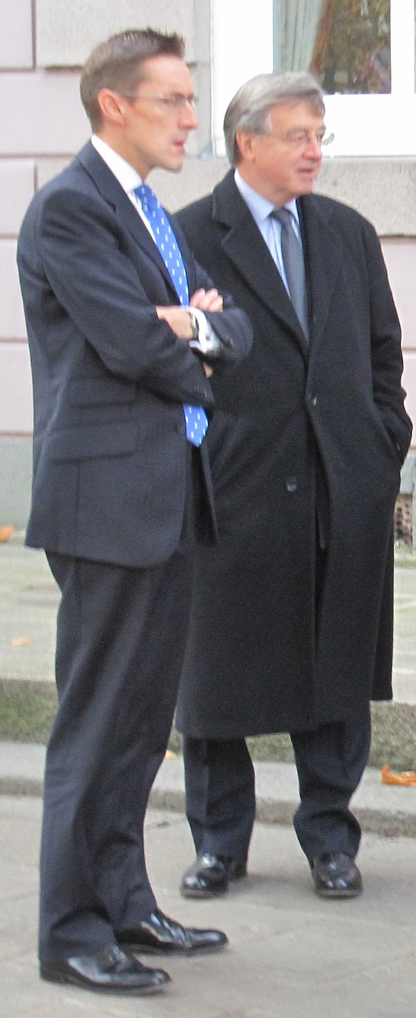 chief ministerial candidates Senator Ian Gorst and Senator Sir Philip Bailhache on 14 November 2011, just before the vote.