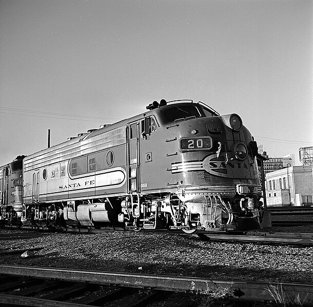 File:Atchison, Topeka, and Santa Fe, Diesel Electric Passenger Locomotive No. 20 (15697502269).jpg