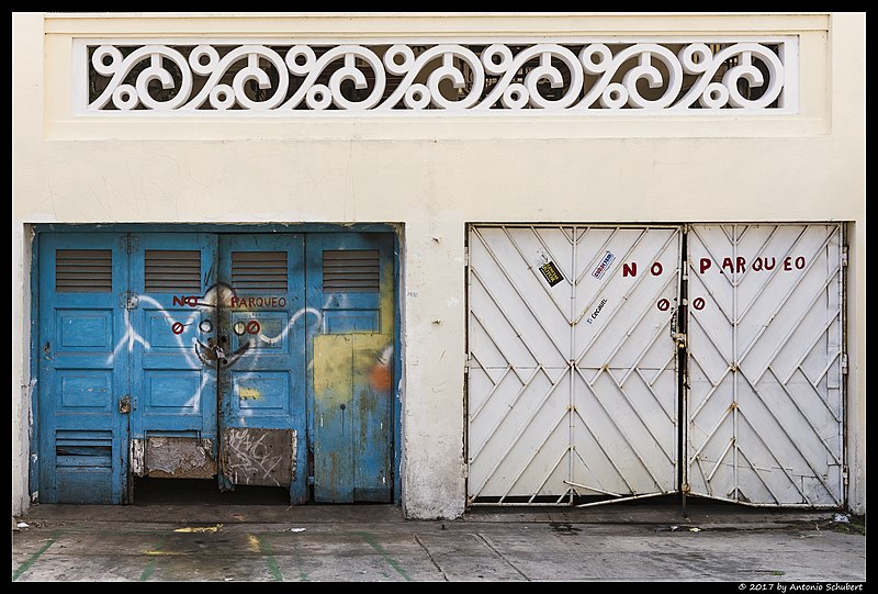 File:Barrio Vedado (39039832962).jpg