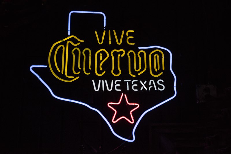 File:Beer sign inside Lil' Red's Longhorn Saloon in the Stockyards District of Fort Worth, Texas LCCN2015630615.tif