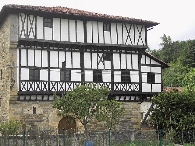 Casa-palacio d'o sieglo XIII en Betelu.