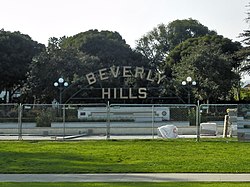 Beverly Hills Sign P4060227.jpg
