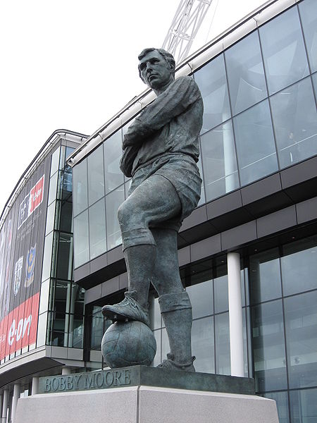 File:Bobby Moore statue, Wembley (6).jpg