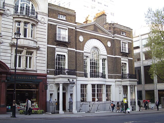 Boodle's, a gentlemen's club in London, was the model for Blades; Fleming was a member of three clubs, including Boodle's.