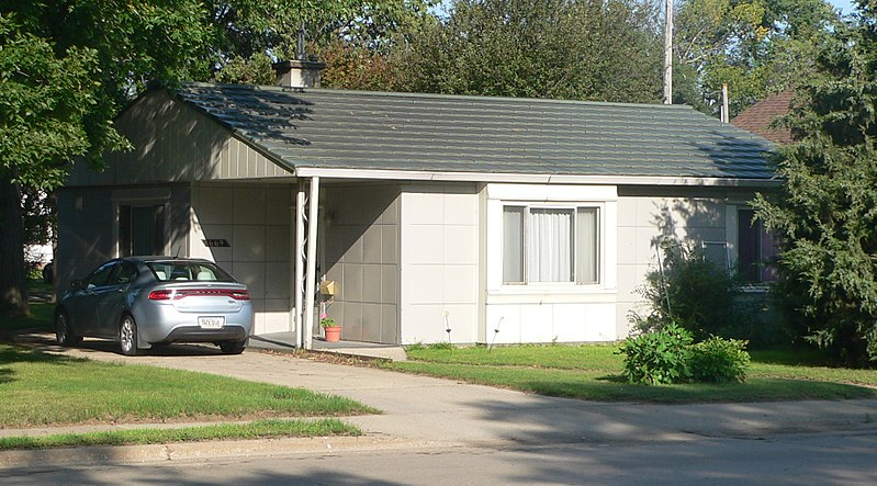 File:Bowden-Saunders house from SE 1.jpg