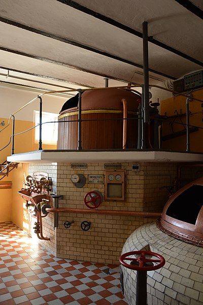 File:Brauerei Hofstetten - Altes Sudhaus Sudpfanne d.JPG