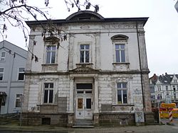 Urban villa, bridgehead two, view from the street