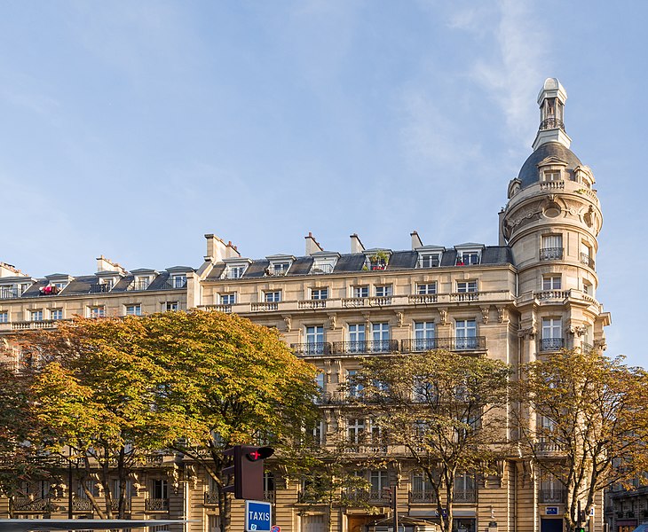 File:Building with tower, Place de Costa-Rica, Paris 24 September 2016 002.jpg