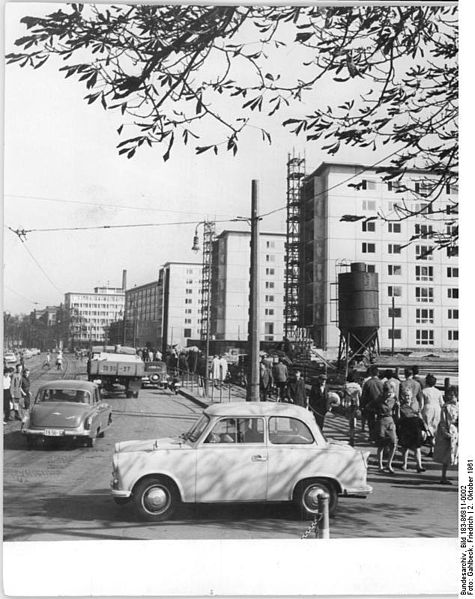 File:Bundesarchiv Bild 183-86811-0002, Chemnitz, Straße der Nationen, Wohnhochhäuser.jpg