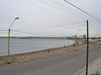 El muelle desde el parque industrial pesado.